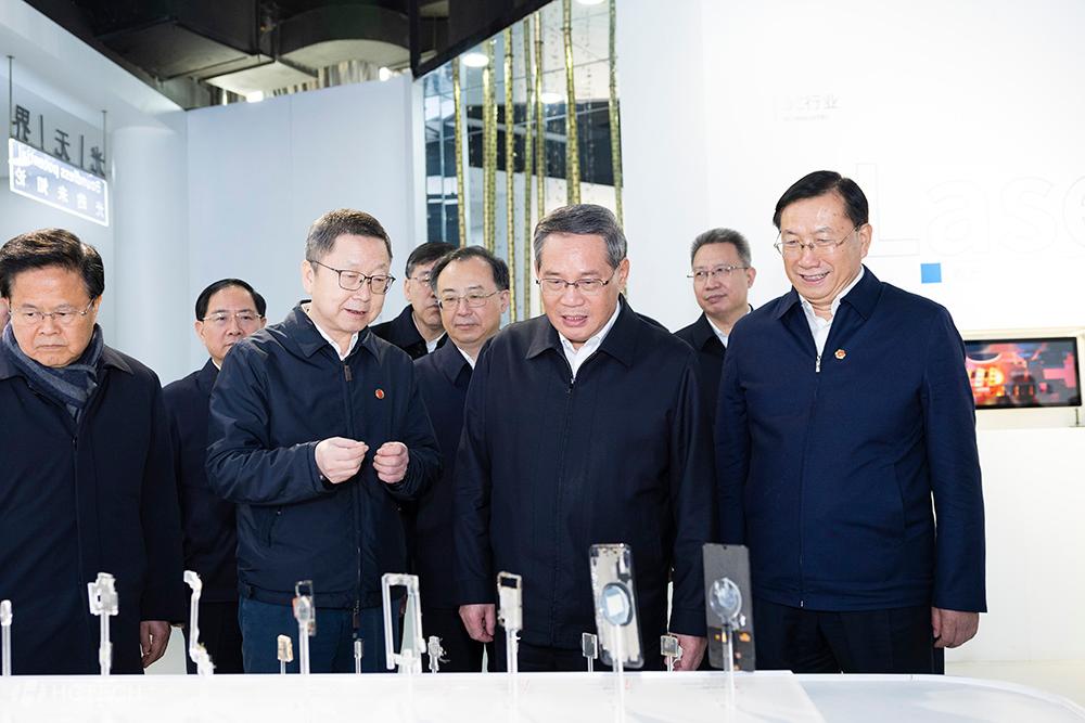1、李强总理考察腾博会官网科技.jpg